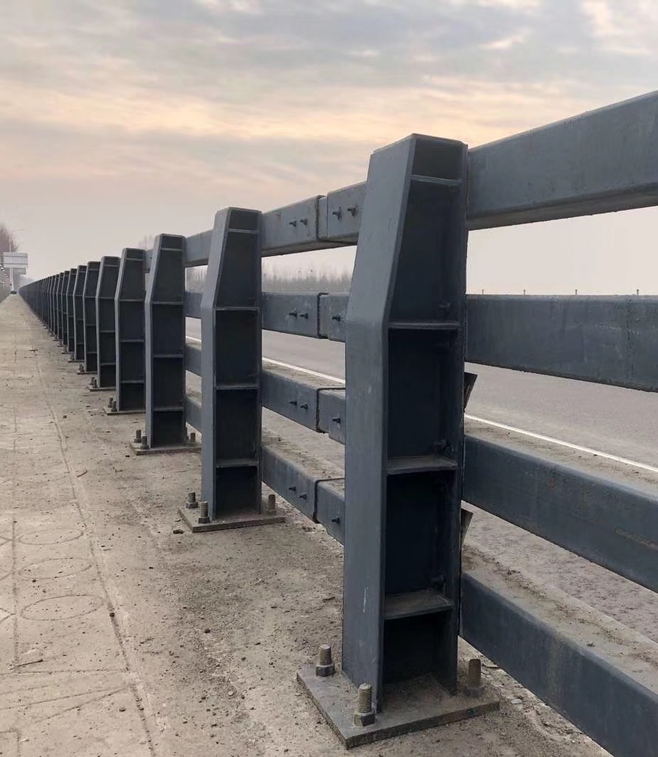 护栏1 (11).jpg 护栏1 (11).jpg